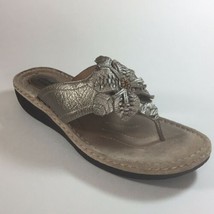 Clarks Artisan Sandals Sz 10M Bronze Gold Leather Flower Detail Thong Flip Flop - £15.83 GBP
