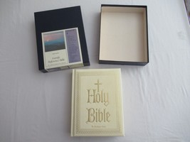 READ* HOLY BIBLE NELSON Family Bible New American Catholics 744W Red Let... - £13.63 GBP
