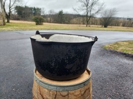 Antique MARIETTA PA 12 Quart. Cast Iron Pot Dutch Oven Enameled Inside - $99.99