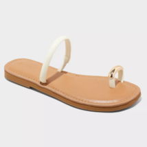 Women&#39;s Clara Toe Ring Sandals - Universal Thread Cream 6.5 - $187.15 MXN
