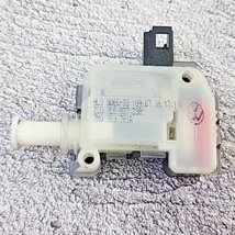 Volkswagen 7M0959781A 2007-10 VW Touareg Rear Hatch Trunk Lock Actuator ... - $70.17