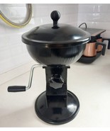 Hand Crank Nutcracker Tool for Hazelnuts Crushing Machinery Home Type Black - $1,729.14 MXN
