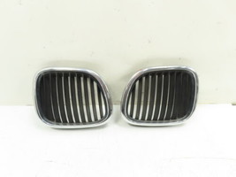 01 BMW Z3 E36 2.5L #1275 Grill Pair, Hood Kidney 51138397503 51138397504 - $98.99