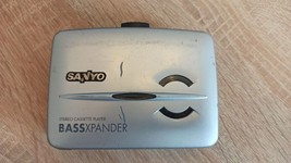 Lecteur cassette stéréo vintage Sanyo BassXpander. fonctionne - £23.25 GBP