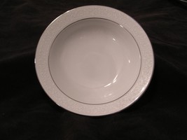 Crown Victoria Collection Empress Berry/Dessert Bowl - $90.90 MXN