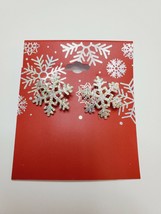 Kohl&#39;s Women&#39;s Christmas Earrings Rhinestone Christmas Snowflakes Stud Back - $10.07