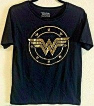 Women&#39;s Size M Wonder Woman T-Shirt Wonder Woman Character Gold Logo - £17.17 GBP