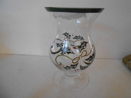 LENOX GLASS VASE HOLIDAY HOLLY &amp; BERRY HAND PAINTED PEDESTAL BASE  - $3.91