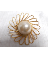 Gold Tone Textured Round Circular Open Loop Brooch w Large Faux Pearl In... - £15.92 GBP