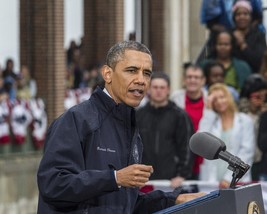 President Barack Obama speaks at Asbury Park New Jersey Photo Print - £6.91 GBP+