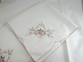 4 Vintage Embroidered Cotton Blend Napkins Pink White 52151 - £15.68 GBP