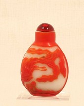 Chinese red and white Peking glass snuff bottle - £175.22 GBP