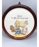 Vtg Precious Moments Cross Stitch Wall Art &quot;Friends Are Gifts&quot; Framed Round - $17.32