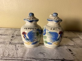 Nasco Salt &amp; Pepper Shakers 3.5” Rooster Blue White Japan Corks Vintage - £15.73 GBP