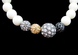 WOOD &amp; RHINESTONE BEADED Vintage BRACELET Beads Cream, Black, Clear Elastic - £13.32 GBP