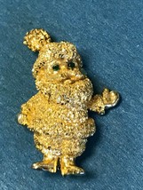 Vintage Etched Goldtone Small Santa Claus w Green Rhinestone Eyes Christmas - £16.06 GBP