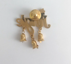 Jingle Bells Christmas Gold Tone Lapel Hat Pin - $8.25