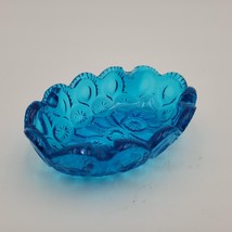 Vintage L. E. Smith Moon &amp; Star #4240 Colonial Blue Glass Oval Scalloped Ashtray - £9.99 GBP