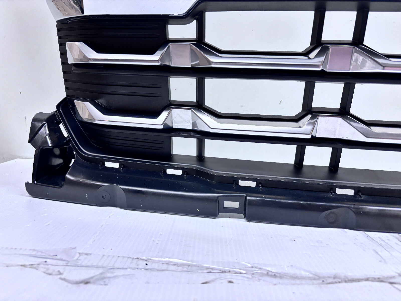 85642139 2022 2023 2024 2025 CHEVY SILVERADO 1500 LTZ CHROME FRONT OEM GRILLE Item image 10