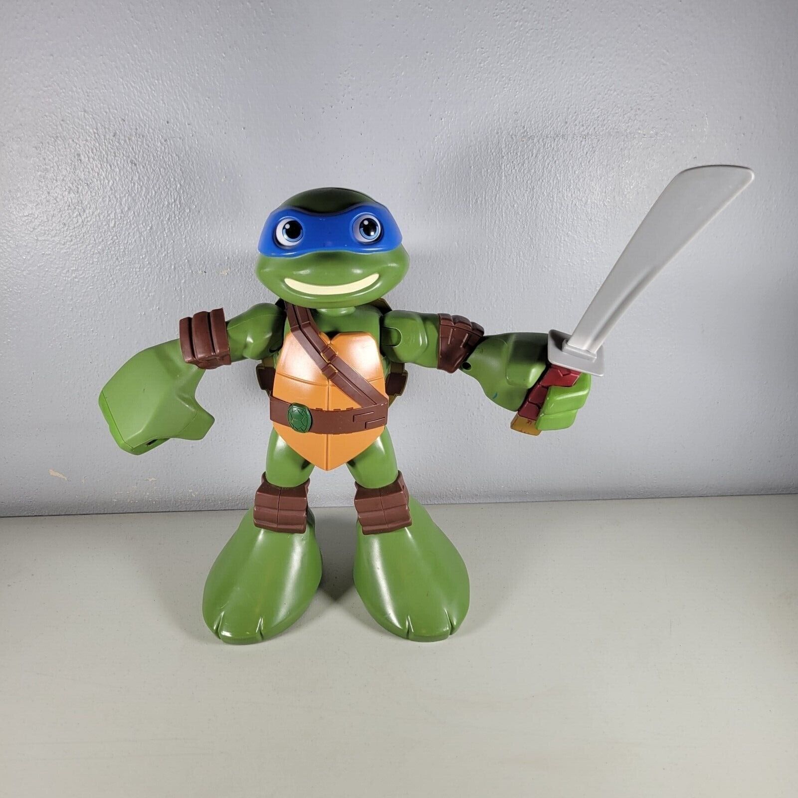 TMNT Leonardo Talking Teenage Mutant Ninja Turtles 2014 Viacom Playmates 13" - $12.98