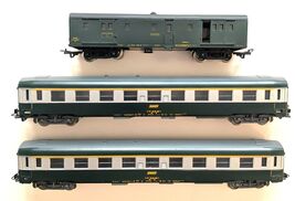 Jouef H0 3x SNCF cars with lighted baggage car - FREE SHIPPING - $56.99