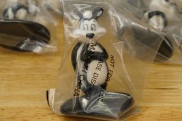 Looney Tunes Cartoon Pepe Le Pew NOS 1987 Arby's Promo Mini Skunk Figuri... - $7.91
