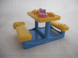 2002 Fisher Price Sweet Streets School Dollhouse Replacement Picnic Table - £7.09 GBP