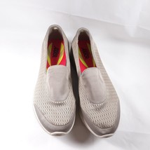 Skechers Womens GOGA Max Tan Slip On Shoes Size US 9.5 Go Walk 4 - £18.94 GBP
