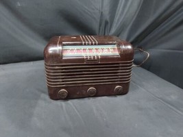 1946 RCA Art Deco Radiola 61-1 Radio Bakelite Vintage Tube AM Radio Tested Works - $74.79