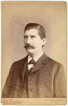 Circa 1880&#39;S Cabinet Card Stern Looking Man Mustache In Suit Kanberg Chicago, Il - £9.54 GBP