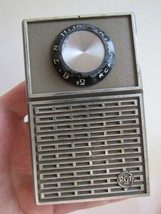 RARE vintage transistor radio RCA VICTOR model 4RH16 RETRO mcm 1960s USA - £22.36 GBP