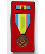 50th Anniversary KOREAN WAR SERVICE MEDAL + Commemoration Button 2000-2003 - $30.84 CAD