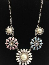 Costume Fashion Jewelry MULTICOLORED LINKED FLORAL CHARMS ROSE GOLD TONE... - $272.83 MXN