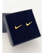 Nike Swoosh Gold - Plated Metal Stud Earrings, Pair, For Men or Women - €17,16 EUR
