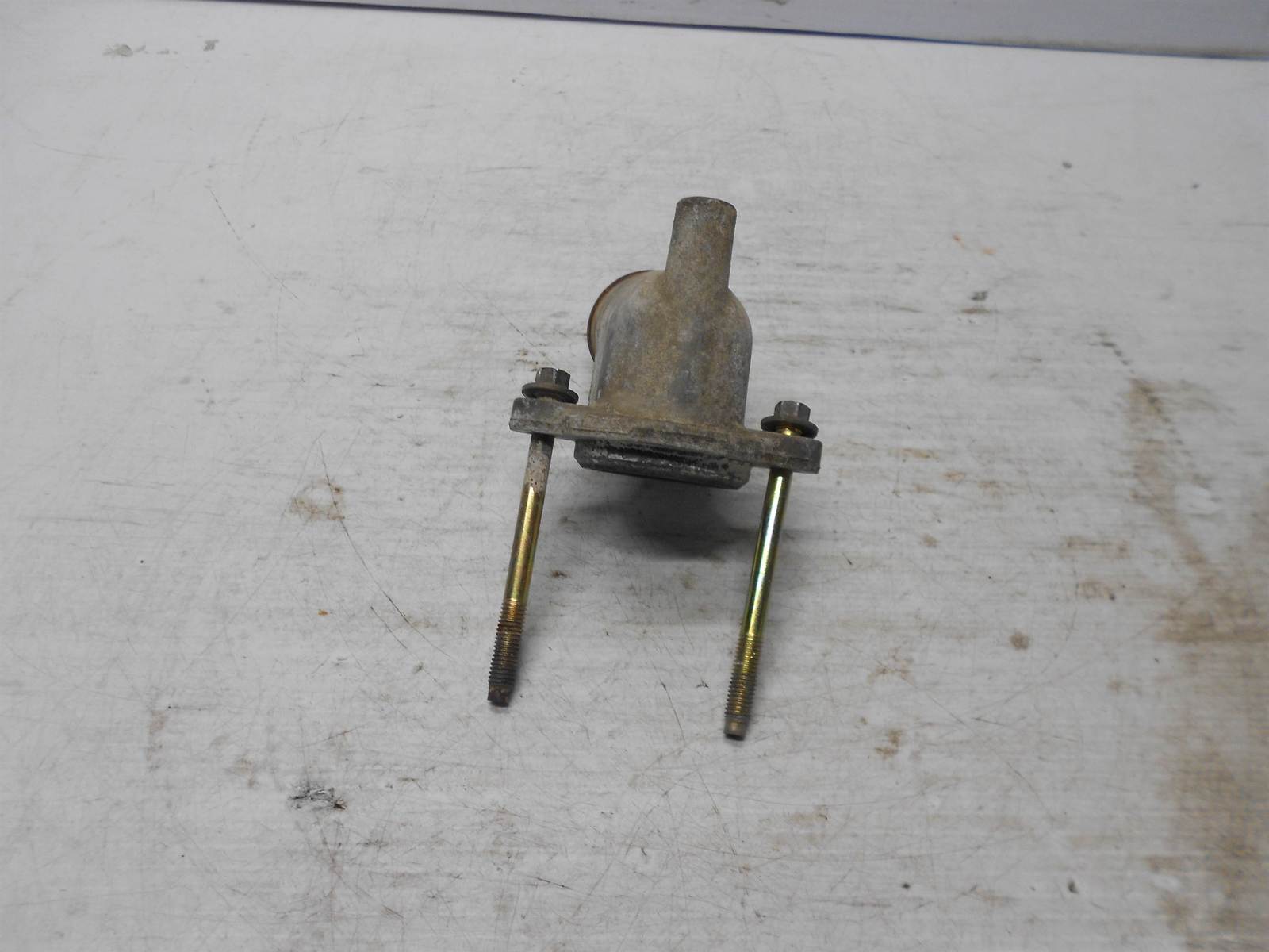 1997-2003 ford f150 Thermostat housing - $32.99
