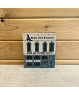 Cat&#39;s Meow Vintage Village Collectibles Series V 5 Amish Oak Furniture - $27.15 CAD