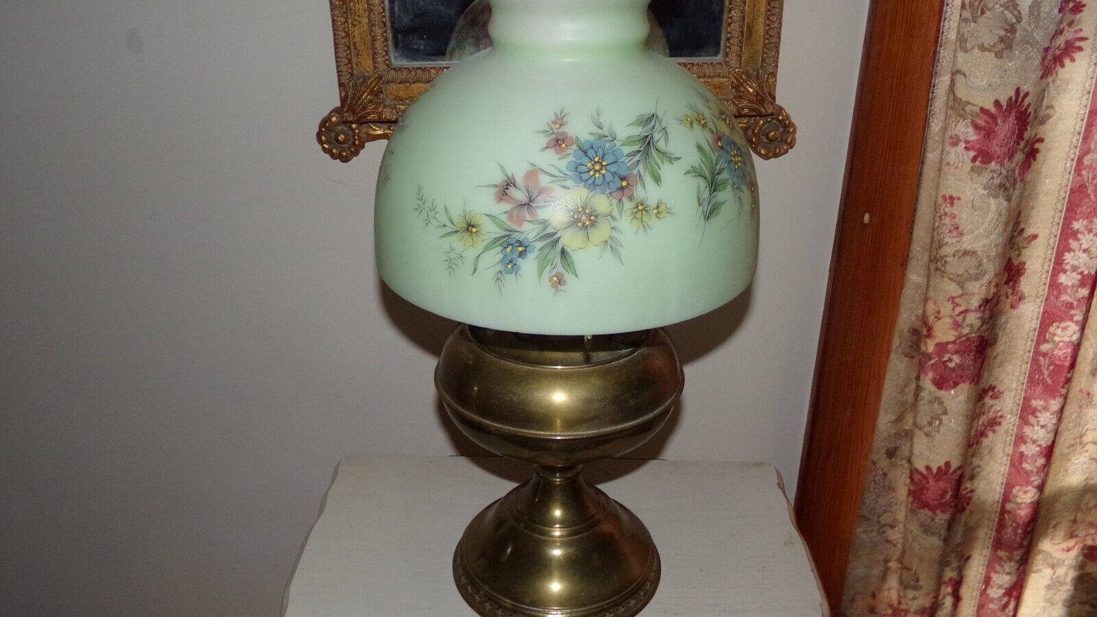 VINTAGE BRASS OIL LAMP WITH FENTON SHADE TEXTERED BLUE FLOWERS MINT GREEN SHADE - $88.78