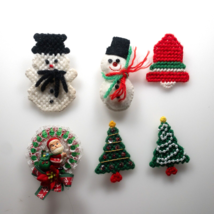 Lot Handmade Christmas Pins Snowman Bell Tree Wreath Latch Hook Felt Beads - £7.68 GBP