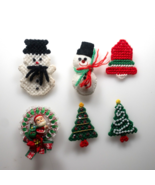 Lot Handmade Christmas Pins Snowman Bell Tree Wreath Latch Hook Felt Beads - $181.81 MXN