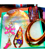 Five piece vintage pendant lot - $25.72 CAD