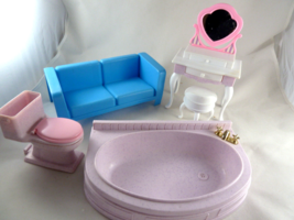 Doll Furniture Barbie and smaller, couch sofa dressing table toilet plastic pink - £19.54 GBP