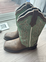Justin Women's Raya Cowhide Gypsy Boots 12 in size 8.5B green and brown - $118.80