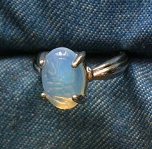 Elegant Clear Opalescent Glass Silver-tone Ring size 7 1/2 - £10.35 GBP