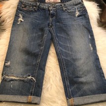 Hollister distressed cropped Capri jeans Women’s Size  0 Shorts - $343.84 MXN