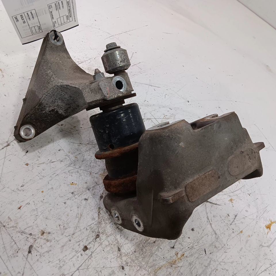 Legacy Outback 2.5 Engine Motor Mount Right Passenger  2015 2016 2017 - $39.94