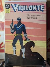 Vigilante #29 Comic Book DC - $67.72 MXN