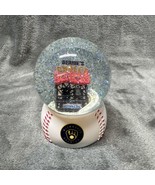 NEW 2024 Milwaukee Brewers Mascot BERNIE&#39;S CHALET Slide Snow Globe SGA - €19,94 EUR
