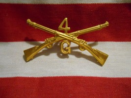 US ARMY CROSS RIFLE INSIGNIA 4/G PRONG REVERSE SIDE UNKNOWN ERA - $8.75
