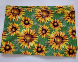 Sunflower Placemats, set of 4, Polyester Yellow Green Reversible Machine Wash