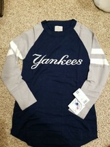 New MLB Fanatics FOCO Yankees Ladies Sweater Size Small, Navy Grey, Read - £26.85 GBP